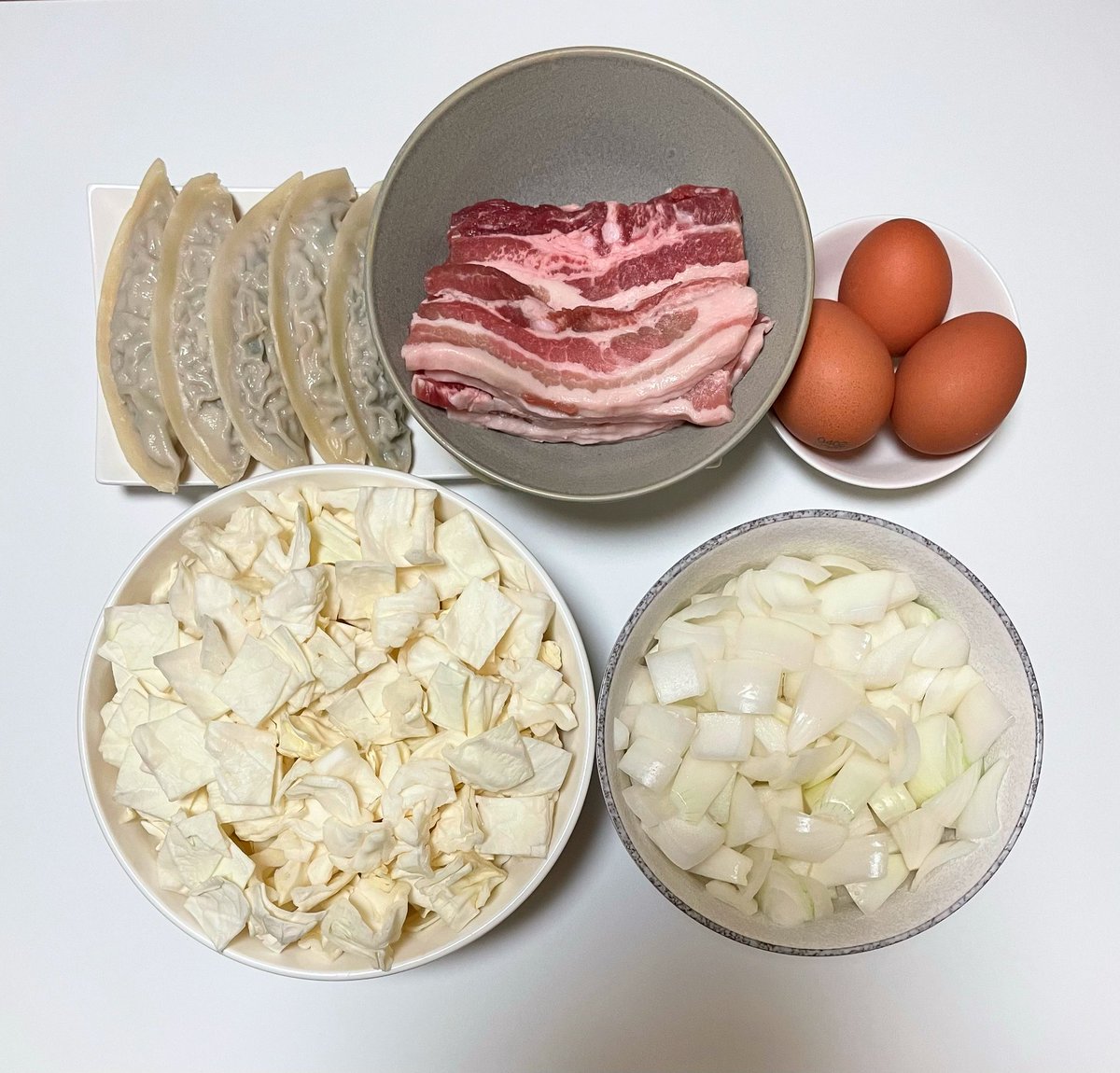 1loveguineapig's tweet photo. 자 취 생 요 리 109 👨🏻‍🍳 https://t.co/3E0mY8t2XI