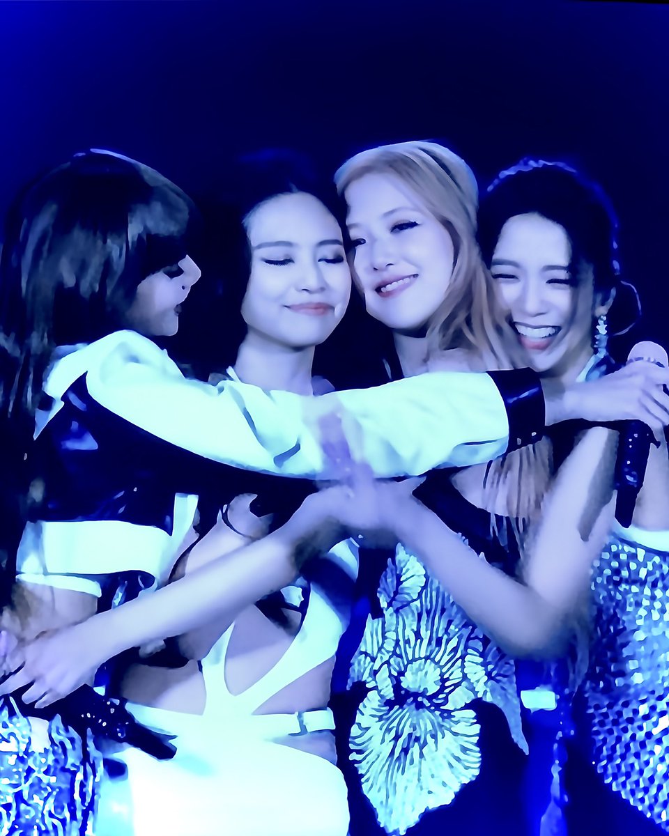 READY4BLINK's tweet photo. #BLACKPINKxCoachella #PINKCHELLA  
🖤🩷 https://t.co/Us2Jr8a6qQ