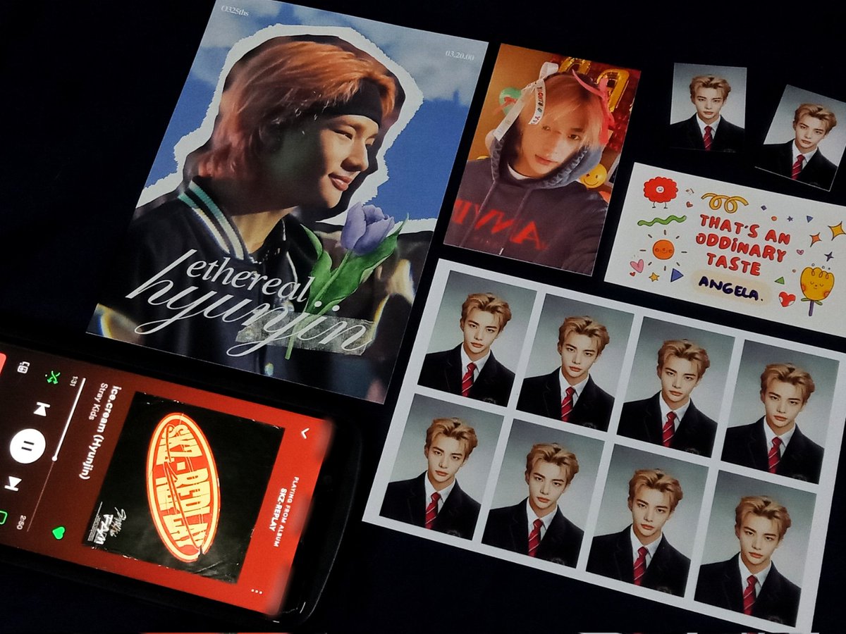 dearestseungjin's tweet photo. 📭 dearestseungjin received a package from @O325ths 📦

ethereal hyunjin birthday kit safely arrived at my home ! they look really beautiful in person and it really screams your first love / college boyfriend 💗 till our next transactions ~ 

💫 #fromO325ths ! https://t.co/YzQJ67psuE
