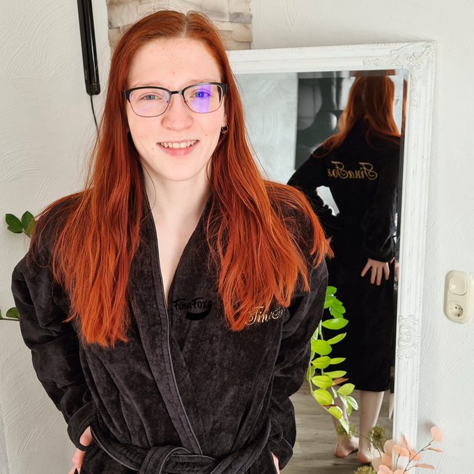 Sch&ouml;nen Sonntag w&uuml;nsche ich euch 😘 Heute ists ja wieder nur am regnen... da genie&szlig;e ich den Tag doch<a href="/tag/cute"class="tags"><span>#cute</span></a><a href="/tag/redhead"class="tags"><span>#redhead</span></a><a href="/tag/foxy"class="tags"><span>#foxy</span></a><a href="/tag/girlswithglasses"class="tags"><span>#girlswithglasses</span></a><a href="/tag/foxygirl"class="tags"><span>#foxygirl</span></a>