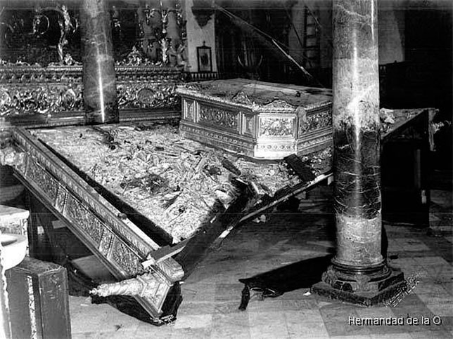 estaahifuera's tweet photo. Tal día como hoy en 1943 fue Viernes Santo. 

Un tranvía arrolló al paso de palio de la Virgen de la O en la calle San Jorge. Milagrosamente no hubo que lamentar ni heridos.

#EstampasdeAyer 
#TDSCofrade https://t.co/C5kdH3LVcc