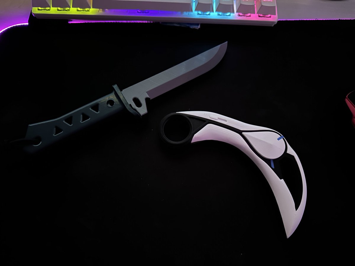 ilaydakartaall's tweet photo. Bayram hediyesi 🎁
1 kişiye (isteğine göre ) iyon karambit veya uzaylı avcısı bıçağımı hediye edeceğim .🫶🏽 Tek yapman gereken beni takip edip ,bu gönderiyi rt yapman .🎈Sonucu 1 hafta sonra postun altına açıklıyıcam 🫶🏽bol şans🎁 https://t.co/IH8q7Zv6EU