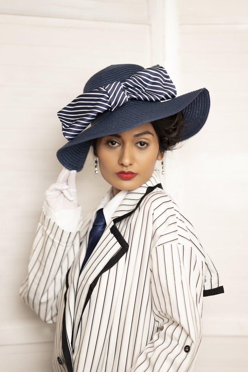 LaveenaSengar's tweet image. Rose’s fashion and choices of clothes are very underrated and almost not given an appreciation. 
She has a good eye for clothes and fabric that every time she wears them, she looks like a Greek Goddess. Don't you agree? 
#Titanic #rosedewittbukate #jackdawson #rosedawson