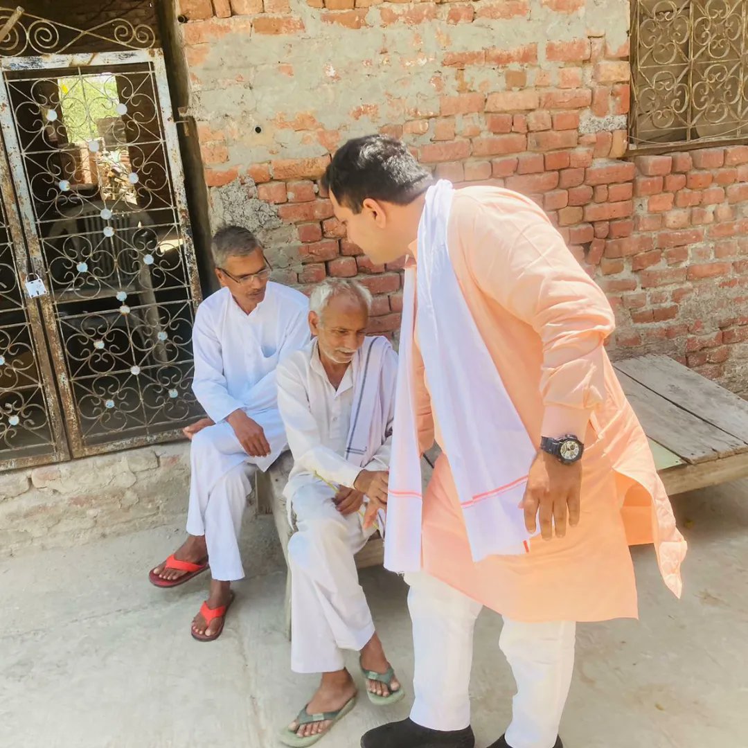 NaveenBunty4BJP's tweet photo. अपने हल्के Bahadurgarh  के sec. 9  में 
#जनसंपर्क_अभियान  किया और सभी युवा व बुजर्गों को पार्टी की जन्नीतियों से अवगत कराया और राजनीतिक विषयों पर चर्चा की
@OPDhankar
@BjpBiplab  #युवा_चला_राजनीति_की_और 
#bahadurgarh

#आपका_बेटा_आपका_भाई 
@NaveenBunty4BJP https://t.co/xW1WVytr0E