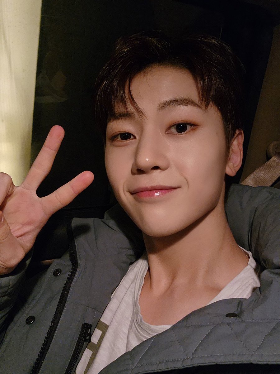 seoktthew's tweet photo. ZB1 02z for today !! https://t.co/o7h143x6dI