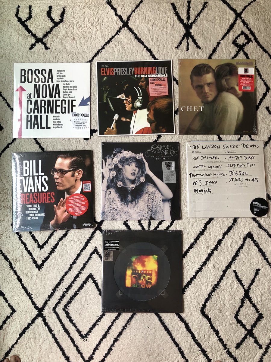 veldra9's tweet photo. my official insta @veldra
Record Store Day Singapore 2023. First time, proper planning, managing exceptions, queuing from 06:30am. Love it! https://t.co/fmtksu64Bk