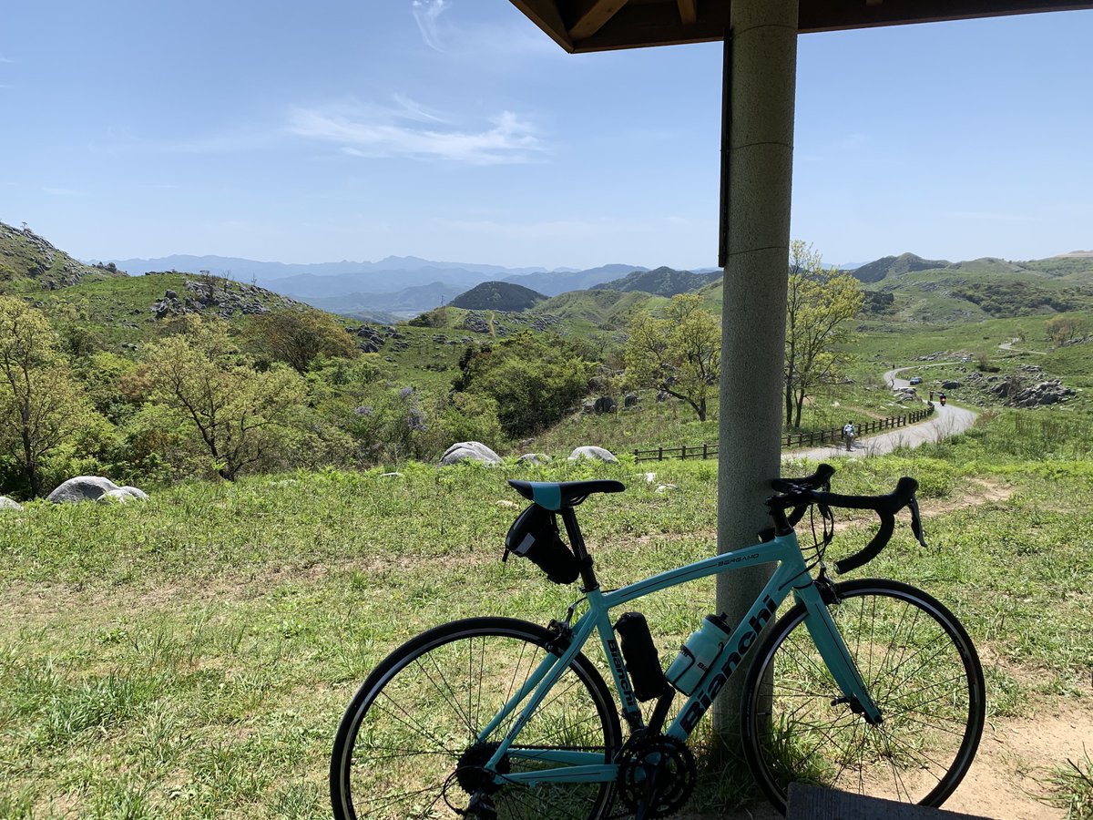 sera63971925381's tweet photo. 平尾台〜安部山

平尾台は景色が良くて最高だった🚴

#平尾台 #ロードバイク #Bianchi #ヒルクライム #ロードバイク乗りと繋がりたい https://t.co/V4hwYbs7CK