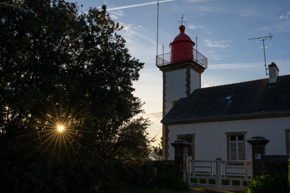 ITrekkings's tweet image. ► NOUVEL ARTICLE ◀︎ 6 jours de randonnée sur le GR34 pour faire le tour de la presqu’île de Crozon (138km, +2793m, -2765m) entre plages, pointes, caps et paysages époustouflants. Récit et trace GPS i-trekkings.net/carnet-outdoor… 😉

#BrestTerresOceanes #crozon #bretagne