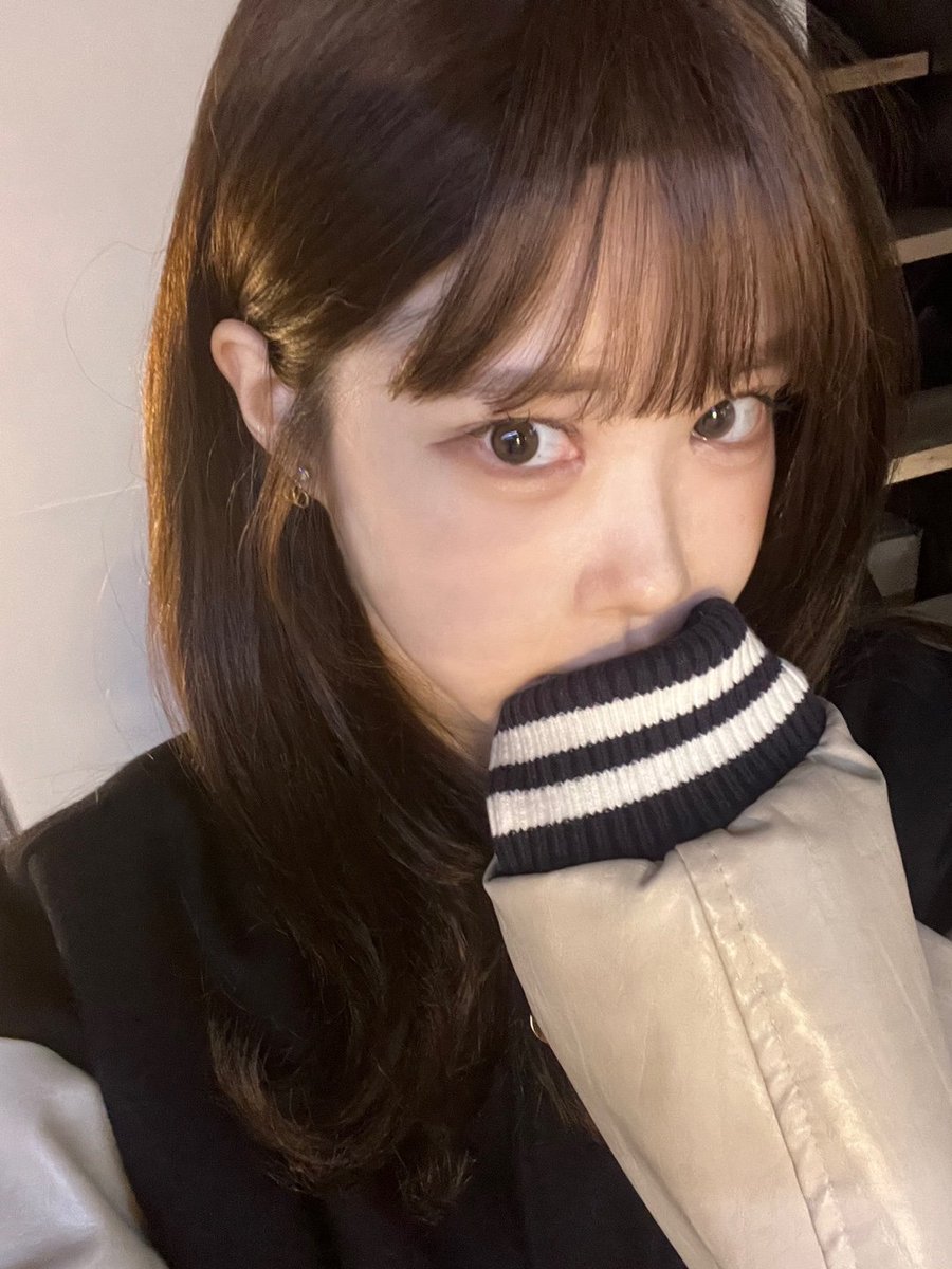member_classy's tweet photo. [#채원] 

클리키 하이!🤍
(앞머리 가발임😎) 

#CLASSy #클라씨
#CHAEWON https://t.co/ooxbLSfMGk