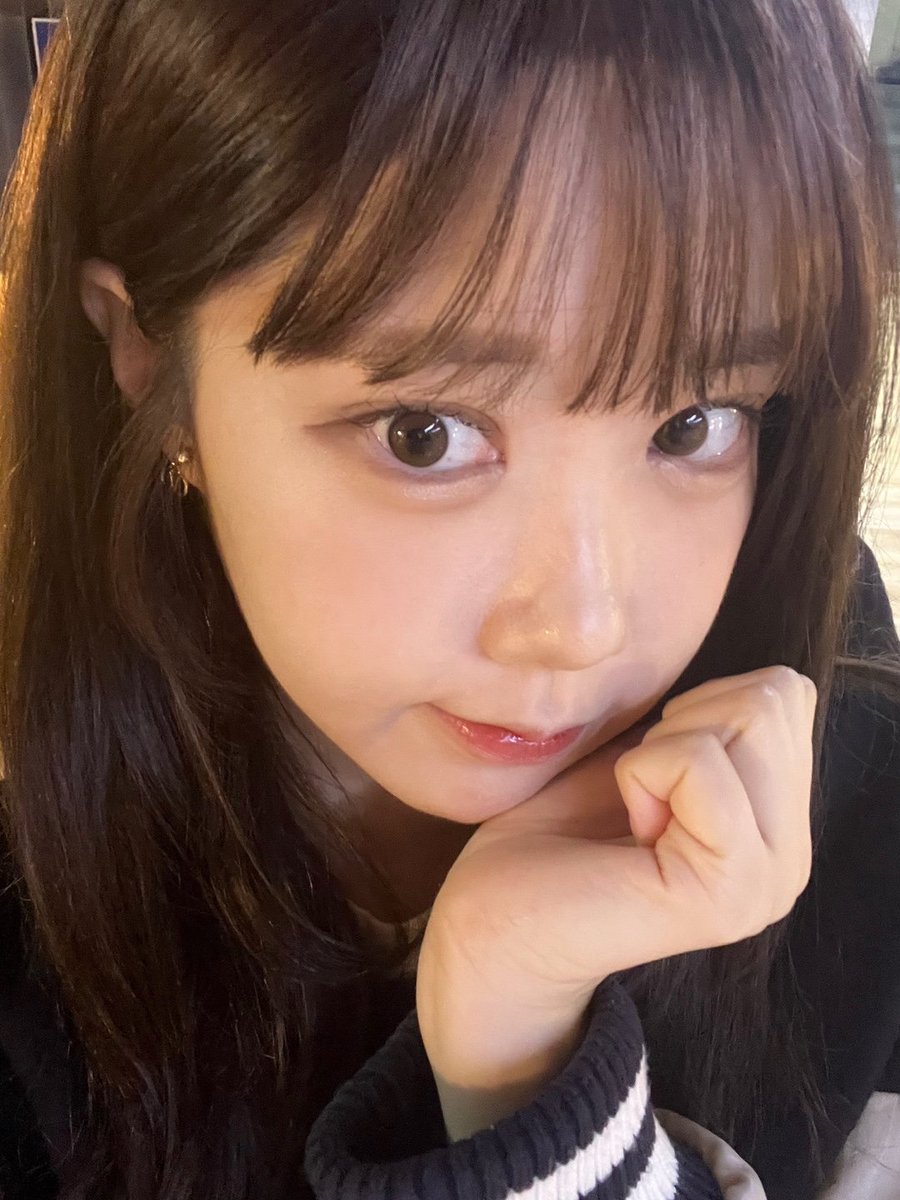 member_classy's tweet photo. [#채원] 

클리키 하이!🤍
(앞머리 가발임😎) 

#CLASSy #클라씨
#CHAEWON https://t.co/ooxbLSfMGk