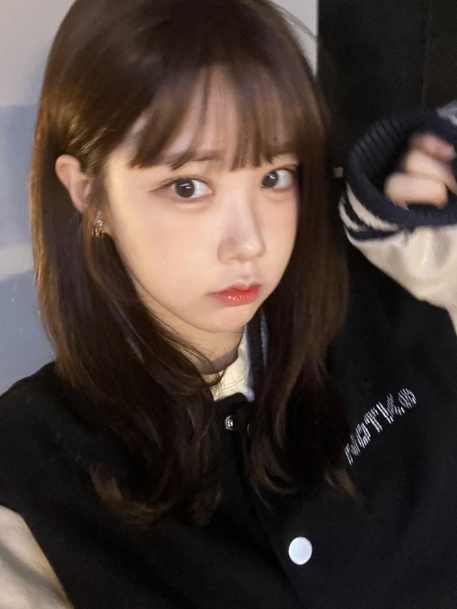 member_classy's tweet photo. [#채원] 

클리키 하이!🤍
(앞머리 가발임😎) 

#CLASSy #클라씨
#CHAEWON https://t.co/ooxbLSfMGk