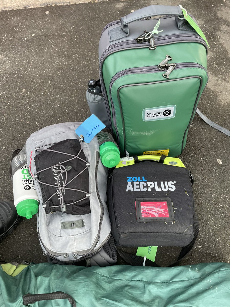 MikeAndNuisance's tweet photo. We’re off to the London Marathon! Nuisance has packed his @VBlush kit! #ostomy #londonmarathon2023 #vanillablush #vblush #stjohnpeople #stjohnambulance https://t.co/OSS5adurz9