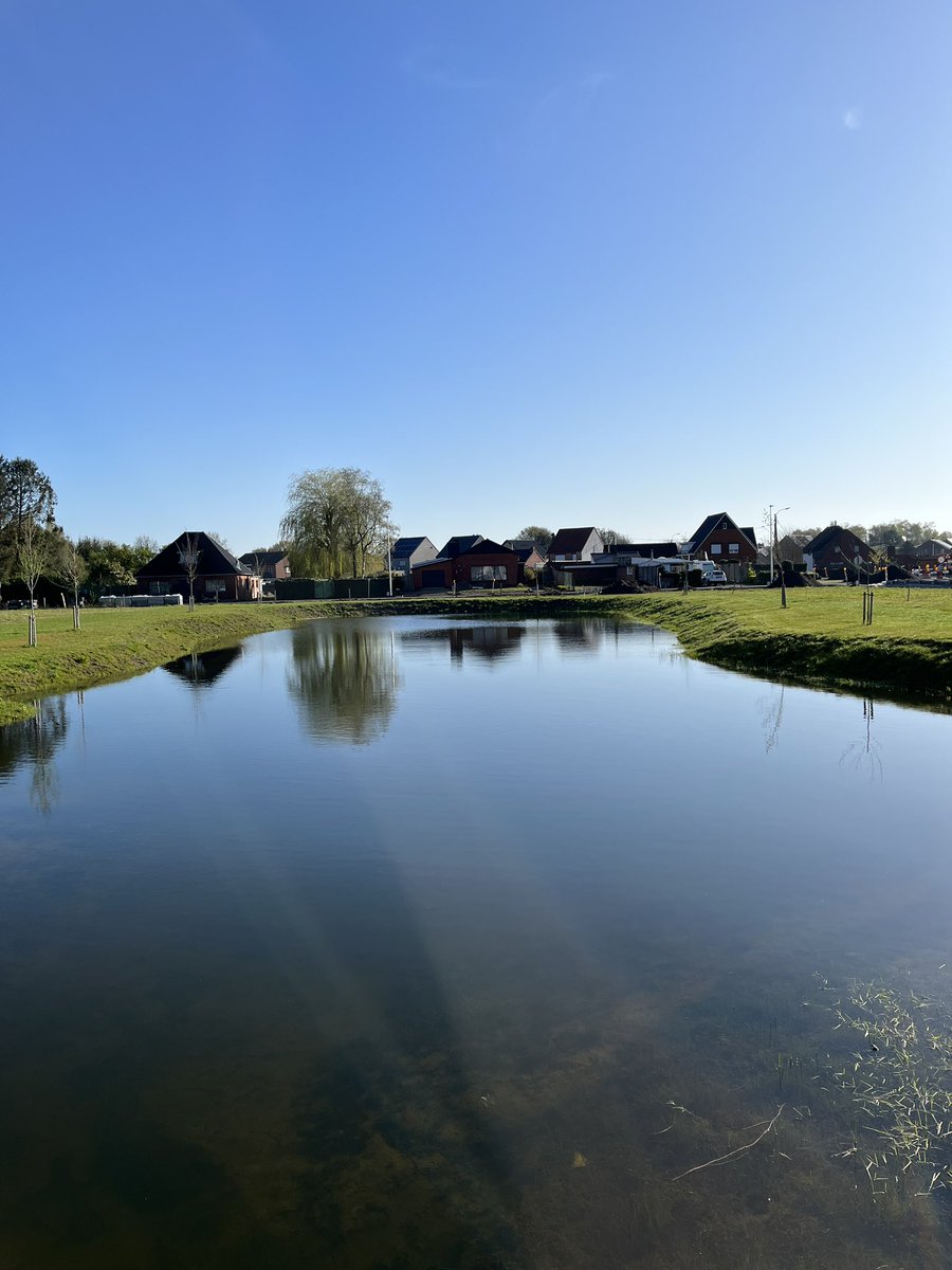 ImmoH2O's tweet photo. Wij zijn klaar om U te ontvangen tussen 10 &17 uur op de site van #dekomleopoldsburg aan de #jachthaven van #leopoldsburg
Alle info over #fase2 van ons nieuwbouwproject #dekom https://t.co/Cx3Lt1115v
