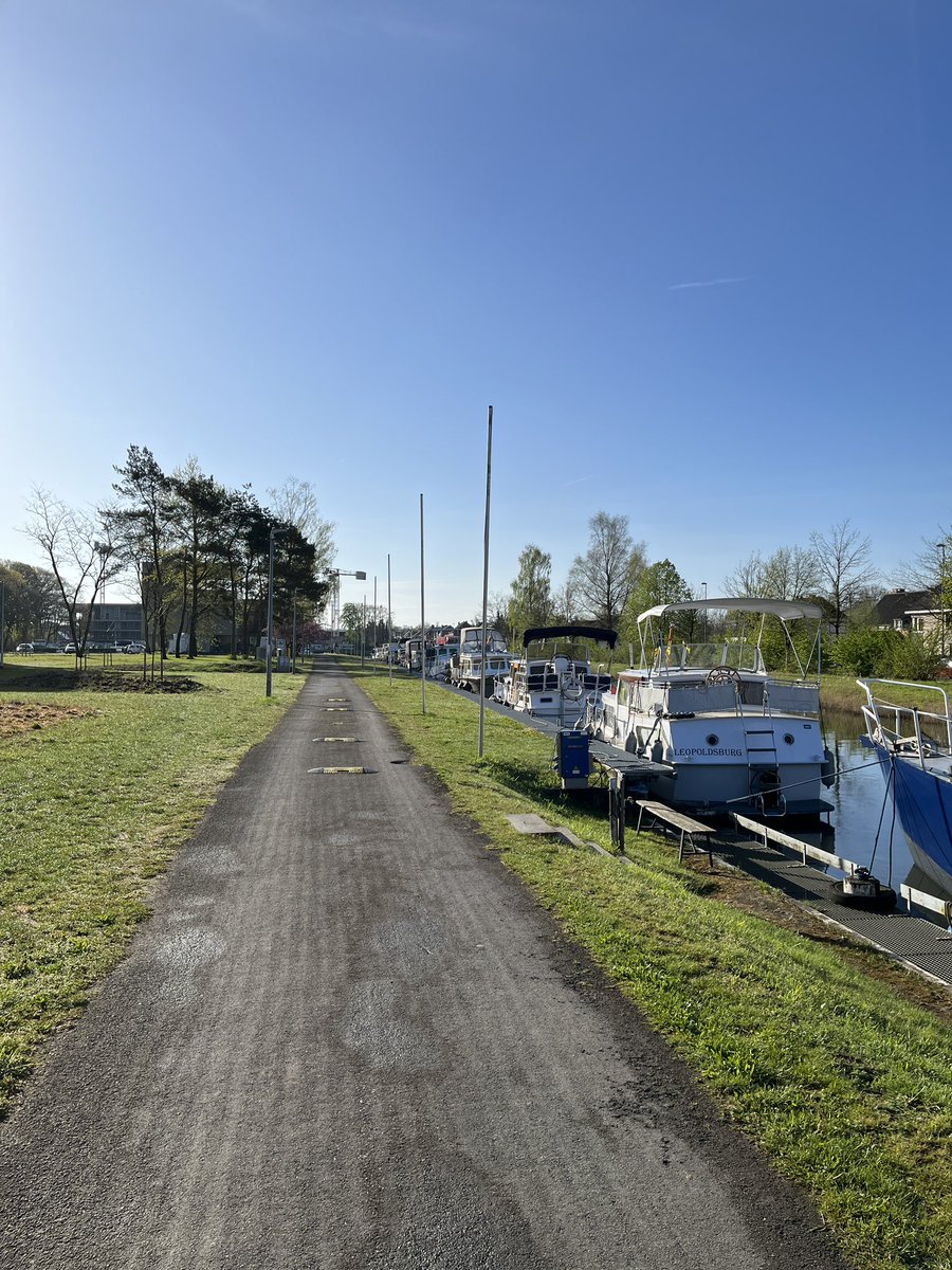 ImmoH2O's tweet photo. Wij zijn klaar om U te ontvangen tussen 10 &17 uur op de site van #dekomleopoldsburg aan de #jachthaven van #leopoldsburg
Alle info over #fase2 van ons nieuwbouwproject #dekom https://t.co/Cx3Lt1115v