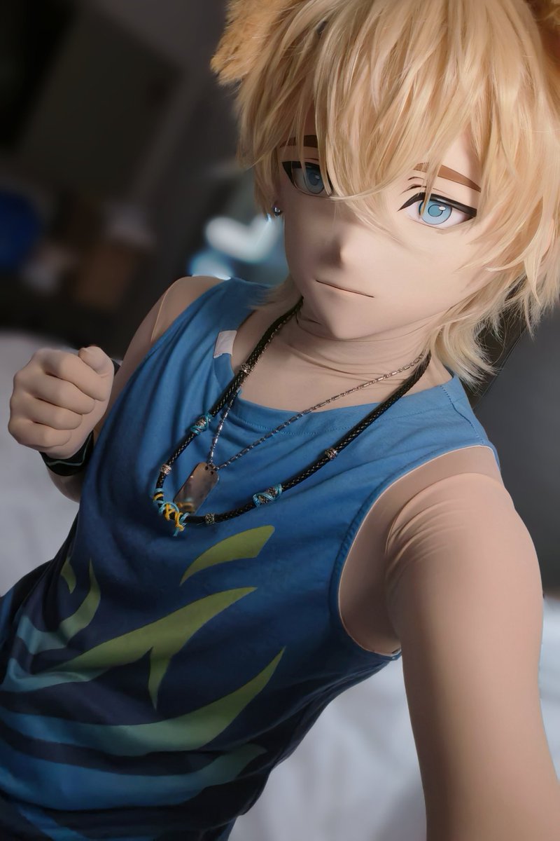 KEMONO239's tweet photo. 「你好啊，你就是博士吧？我是不是也该取个代号？唔......就叫龙舌兰怎么样！���算好听吧？」

新角色来哩(๑ •̀  ㉨•́  ฅ✧ 
感谢@BHYrenxing 制作的头壳 金毛狗狗太帅啦

#kigurumi 
#明日方舟 #アークナイツ #Arknights https://t.co/jCZYzYMuOw