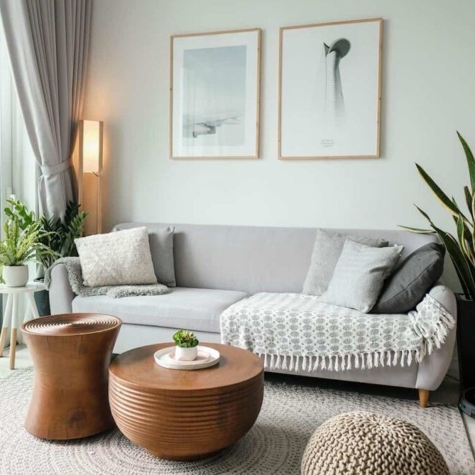 Transform your small living room into a stylish and functional space with these 21 modern ideas perfect for apartment living! #smalllivingroom #apartmentdecor #homedesign