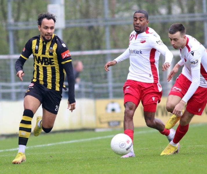 topamateurvoetb's tweet photo. REPORTAGE | Rijnsburgse Boys doet weer mee om de titel na winst op Kozakken Boys

👉 https://t.co/zypFWMLXu9

@vvrbb @KozakkenBoys l #rbbijs https://t.co/mUoyEQE5YB