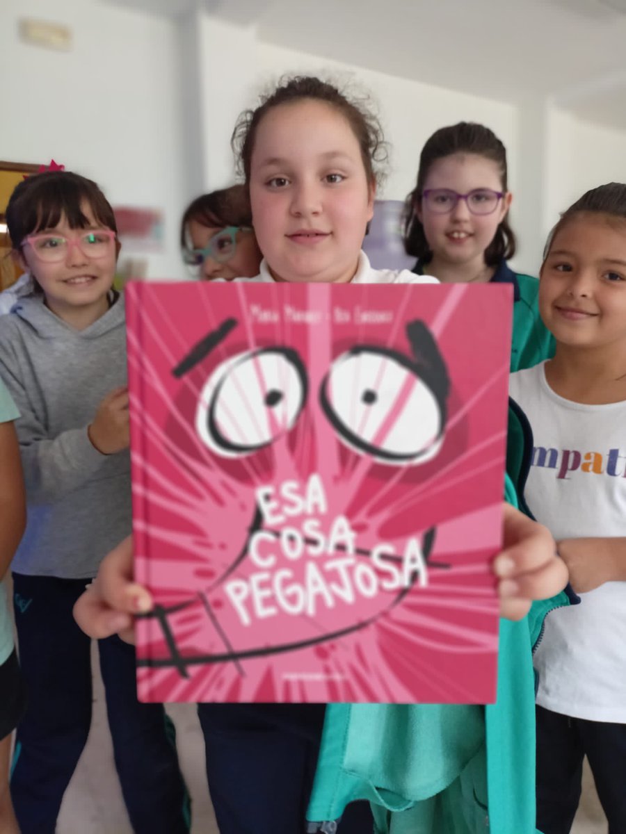 Los alumnos de 3ºE.P y 4ºEP han tenido la gran oportunidad de entrevistar a la escritora María Márquez con su nueva publicaciòn infantil:
"Esa cosa pegajosa"
¡Muchas gracias por tu colaboraciòn María!