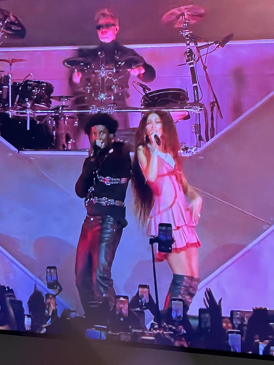 zoostronaut's tweet photo. Labrinth bringing out #zendaya to guest star All for Us at #coachella 
this man’s killing it https://t.co/fRaVfkBmy6