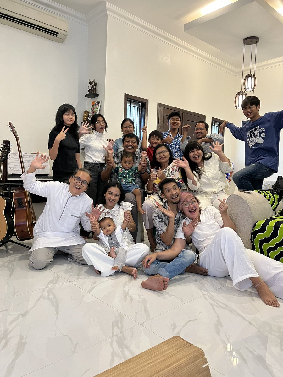 aldisumeruu's tweet photo. Selamat Idul Fitri 1444H https://t.co/IWsM4MlYpx