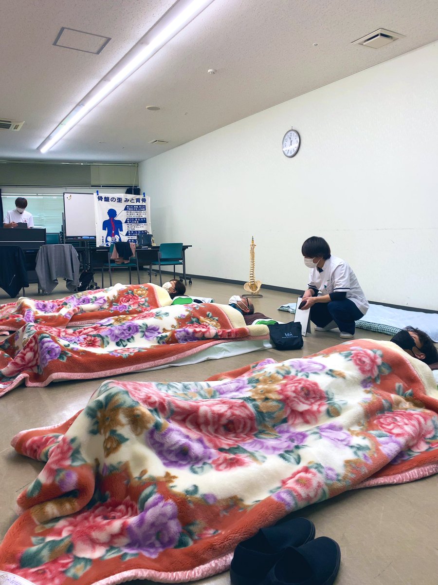 cp_karura's tweet photo. こんばんは！はるきです！

本日は『体験型睡眠講座』をネーブル見附さんで行わせていただき��した♪

皆さんが正しい寝姿勢を体験して、驚いていたので嬉しい限りでした(*'▽'*)

本日はありがとうございました！

#新潟県 #見附市 
#見附盛り上げ隊
#新潟Twitter会
#カイロプラクティック迦楼羅 https://t.co/YgmXQ5R0wj