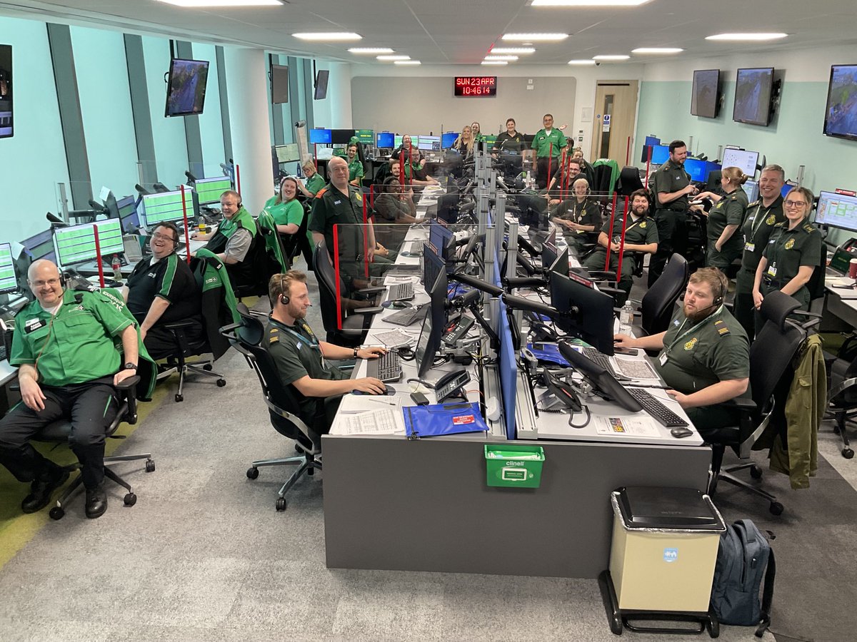 danielelkeles's tweet photo. Good morning - here is the London Ambulance and St John Ambulance joint control room for the London Marathon.  Good luck to all the runners, we hope you won’t need us but if you do over 1,500 of us on duty!  ⁦@Ldn_Ambulance⁩ ⁦@stjohnambulance⁩ ⁦@LondonMarathon⁩ https://t.co/5iRFGnhDwW