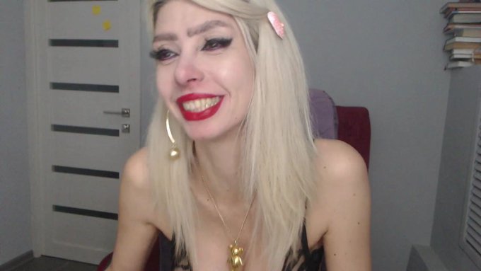 I'm online @MyFreeCams! #onmfc https://t.co/PlGLdxpm31 💚 https://t.co/CZ1pFPZ149<a class="tags" href="/tag/myfreecams">@myfreecams</a><a href="/tag/onmfc"class="tags">#onmfc</a>