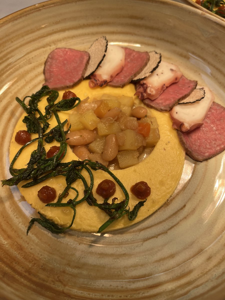 HotelHoeflehner's tweet photo. Küchenchef Dennis Katholnig und sein Team verwöhnen und begeistern unsere Gäste wieder im Höflehner. Fine. Dining. Restaurant "H 11siebzehn"!
mit dem Motto: 𝔸𝕝𝕡𝕖𝕟 𝔸𝕕𝕣𝕚𝕒

Hier geht's zum aktuellen Menü https://t.co/veOYGPnI8z...
#küche #h11siebzehn #höflehner #restaurant https://t.co/nDFaSIImn5