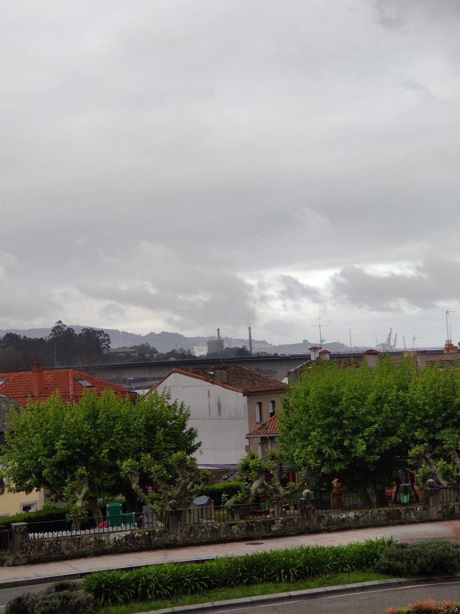 AbrahamVigo's tweet photo. Unha mentira por moito que se repita segue sendo unha mentira. O que diga q ENCE non cheira, minte. 

Esta mañá estou en Pontevedra e cheira fatal https://t.co/AIk6KlKzEs