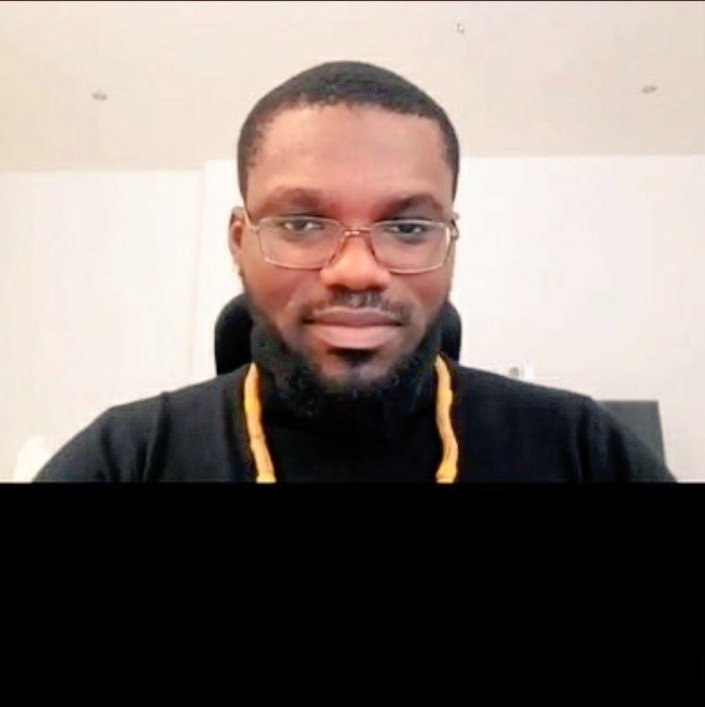 PEC_Concepts's tweet photo. Twitter now automatically verifies all accounts with 1M followers and up. @DavidHundeyin is less than 300k shy of 1M to restore his verification.

The checkmark protects him from impersonation and his followers from misinformation. PLEASE RETWEET AND LET'S HELP HIM GET TO 1M ASAP https://t.co/0iIbUhlCpG