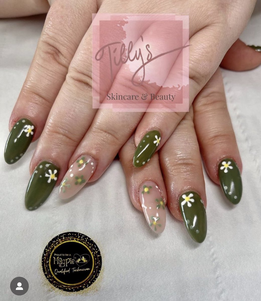 What do you think of these Spring nails?

#Plymouth #Nails