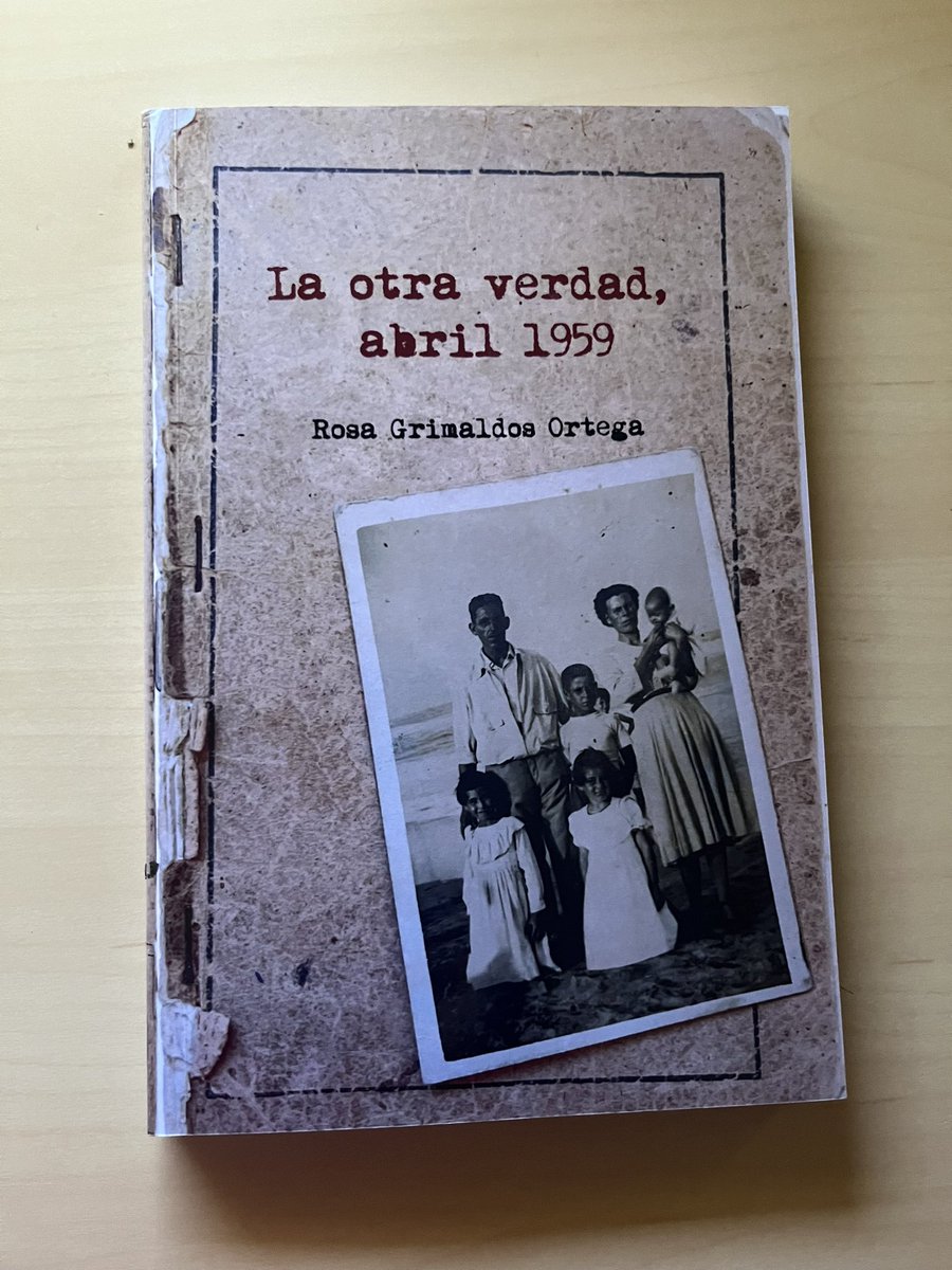 AntonioMaestre's tweet photo. La semana pasada estuve en Puerto de Sagunto y Rosa me regaló el libro que había escrito. 

Hoy se recomiendan muchos libros, yo quiero dar visibilidad a uno de los que se quedan en los márgenes. 

#SantJordi2023 https://t.co/VDOWqVnWro