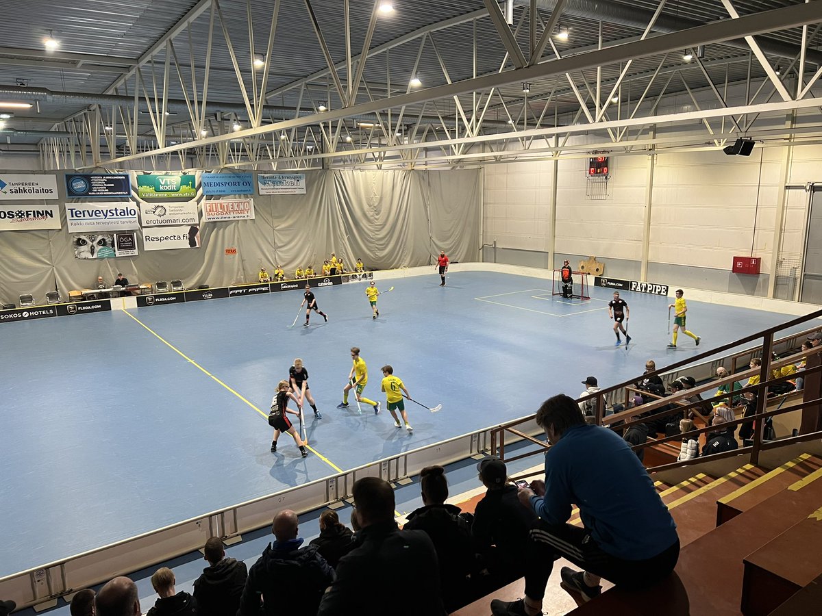 ejussila's tweet photo. Viidennen finaalin lämmittelynä Laitilan Jyske-Ilves P14 sarjassa. Urheilun riemua parhaimmillaan. #salibandy https://t.co/287WbCGlIY