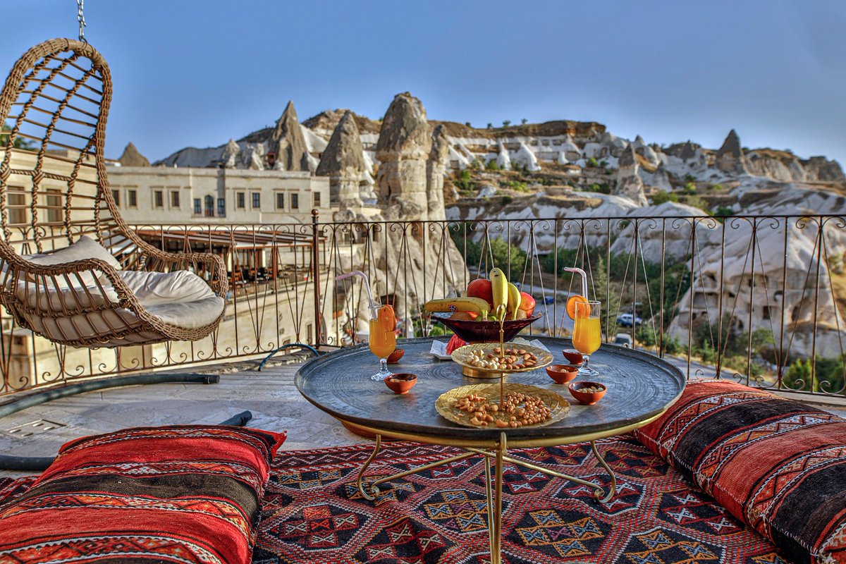 Kapadokya Helal Balayı Oteli

sahsaraycavesuites.com/kapadokya-hela…