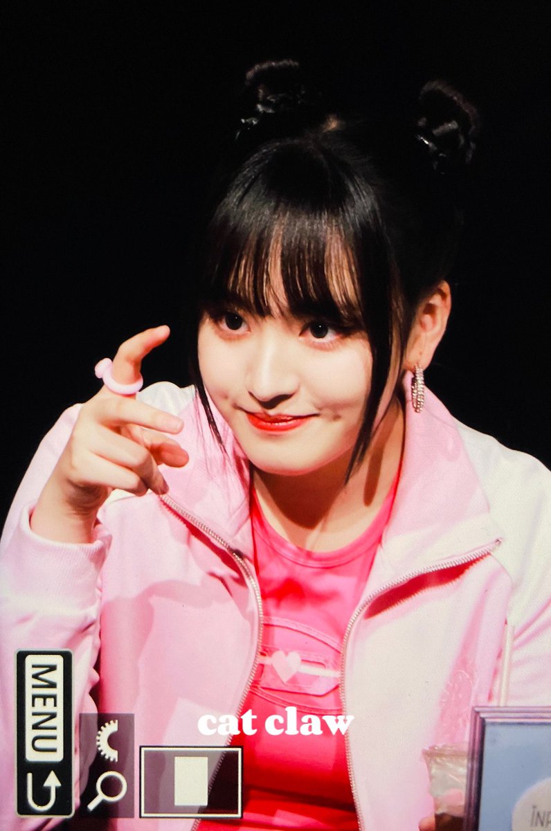 LIZCENTRE's tweet photo. 📸 [PHOTO] 230416 — LIZ Previews on the Mokketshop Offline Fansign Event 

© Lizz_1121

#리즈 #LIZ #아이브 #IVE https://t.co/xrywkzUE6r