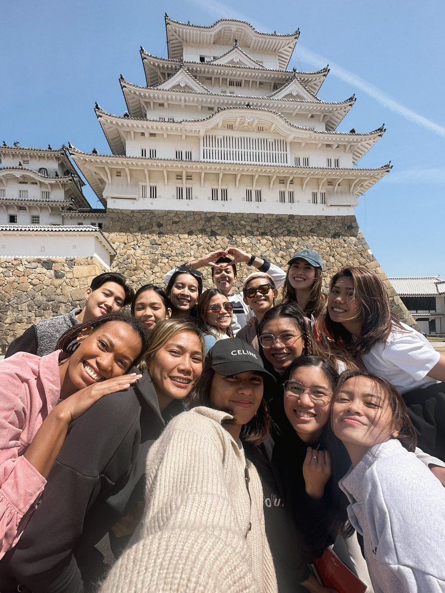 AlyssaValdez2's tweet photo. hi from Himeji Castle 🫰🏼 https://t.co/FVYVKiOVfS