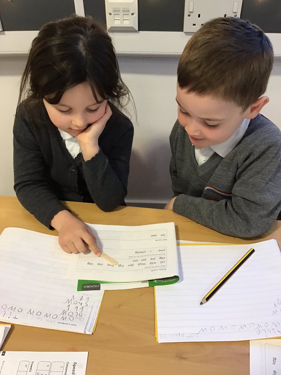 Reception_LM's tweet photo. Look at these superstars working together to read our new book in RWI! @RuthMiskinEdu  @rp_rmt 😊 🐸 ✨ #EYFS #Phonics https://t.co/GZFRkcnPni