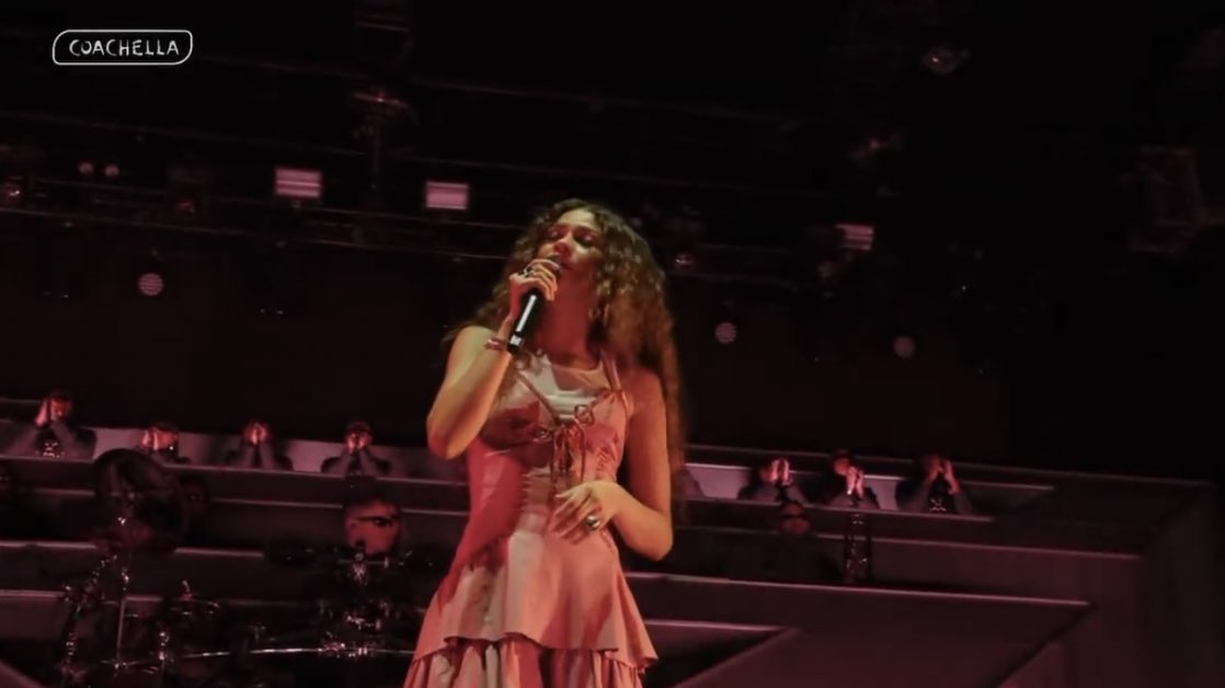 zendayabr's tweet photo. Após 7 anos longe dos palcos, Zendaya cantou “All For Us” e “I’m Tired” no Coachella.

Você sempre vai vencer! https://t.co/l3IQfKUylP