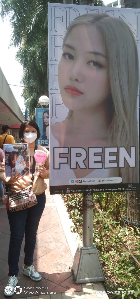 12SamLy's tweet photo. Araneta Cubao
#FreenBeckyFanBoomManila https://t.co/fQtHB4msdv