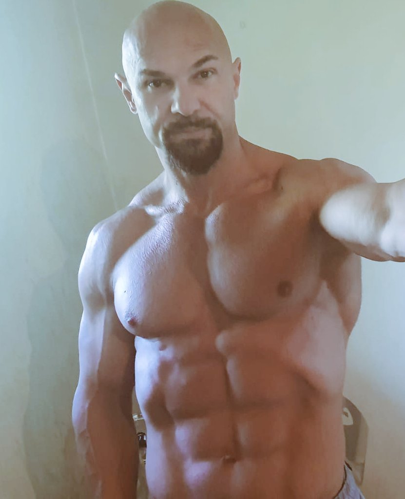 PetrescuMag's tweet photo. #Vali #PetrescuMag #Ibff #Bodybuilding #Npc #Frcf #Ifbb https://t.co/LR73CKyEWX