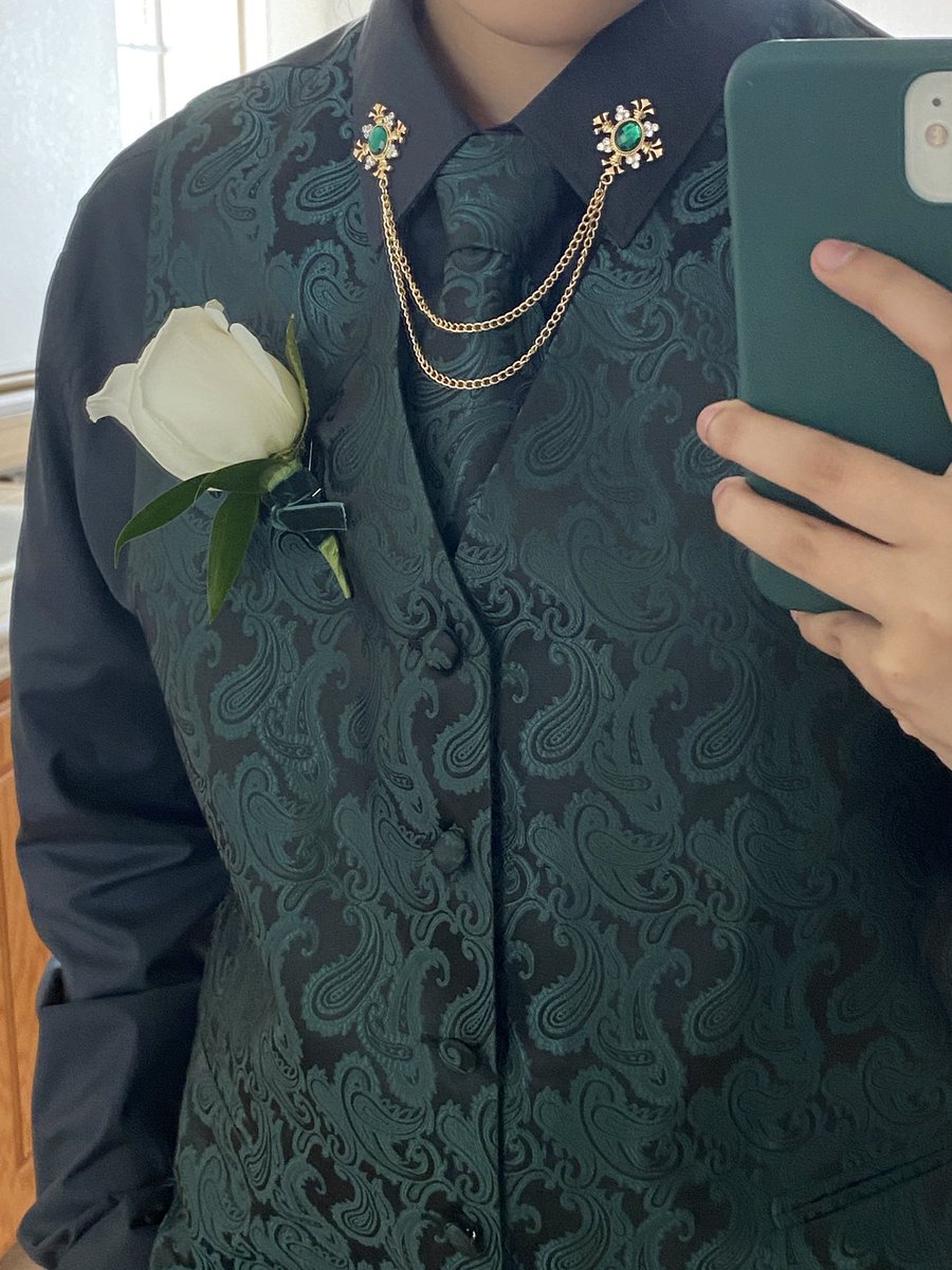 Destiny_Perez15's tweet photo. Prom https://t.co/2CAP4ZnVvr