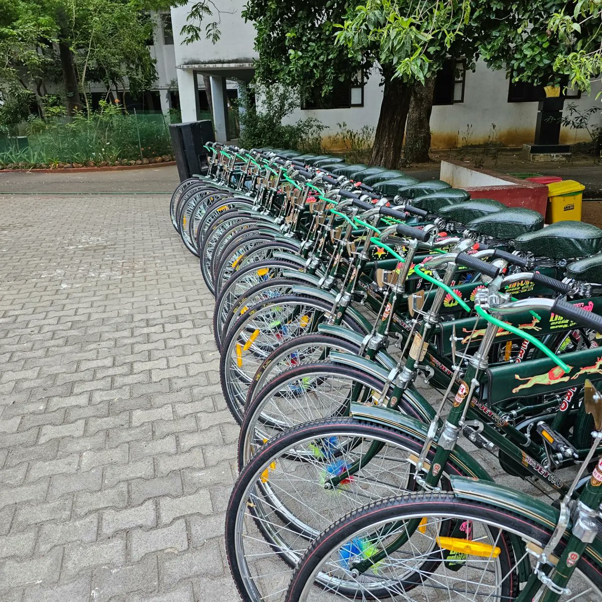 fmrock's tweet photo. Today we donated around 40 #bicycles out of 200 through our Aalam Deepam Duathlon! An initiative of @chennaicyclists community #HumansOfCycling
#Empowering the #livelihood through community. https://t.co/5fhFd7uHB8