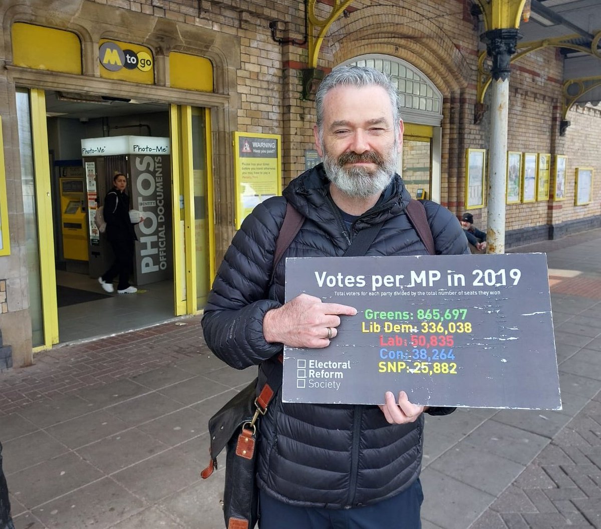 NeilDoolin1's tweet photo. Very happy to pop along yesterday to the @MVM_EqualVotes stall on South Road Waterloo...there was a huge amount of interest in the need to change the current voting system and introduce proportional representation #churchward https://t.co/S7nmTiyemp