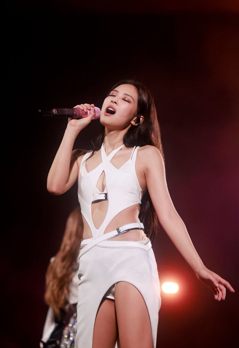 jenniepics's tweet photo. https://t.co/md6NoUnD2W