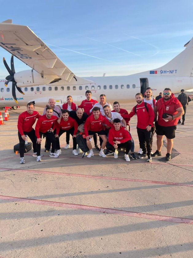 bujalancefs's tweet photo. Con el deber cumplido, los nuestros se despiden de tierras melillenses.

Quedan 2 finales para certificar la presencia en los play-off. ¡SÍ SE PUEDE!

#VamosBujalance #TodoAlRojo https://t.co/AAZKNJdkdf