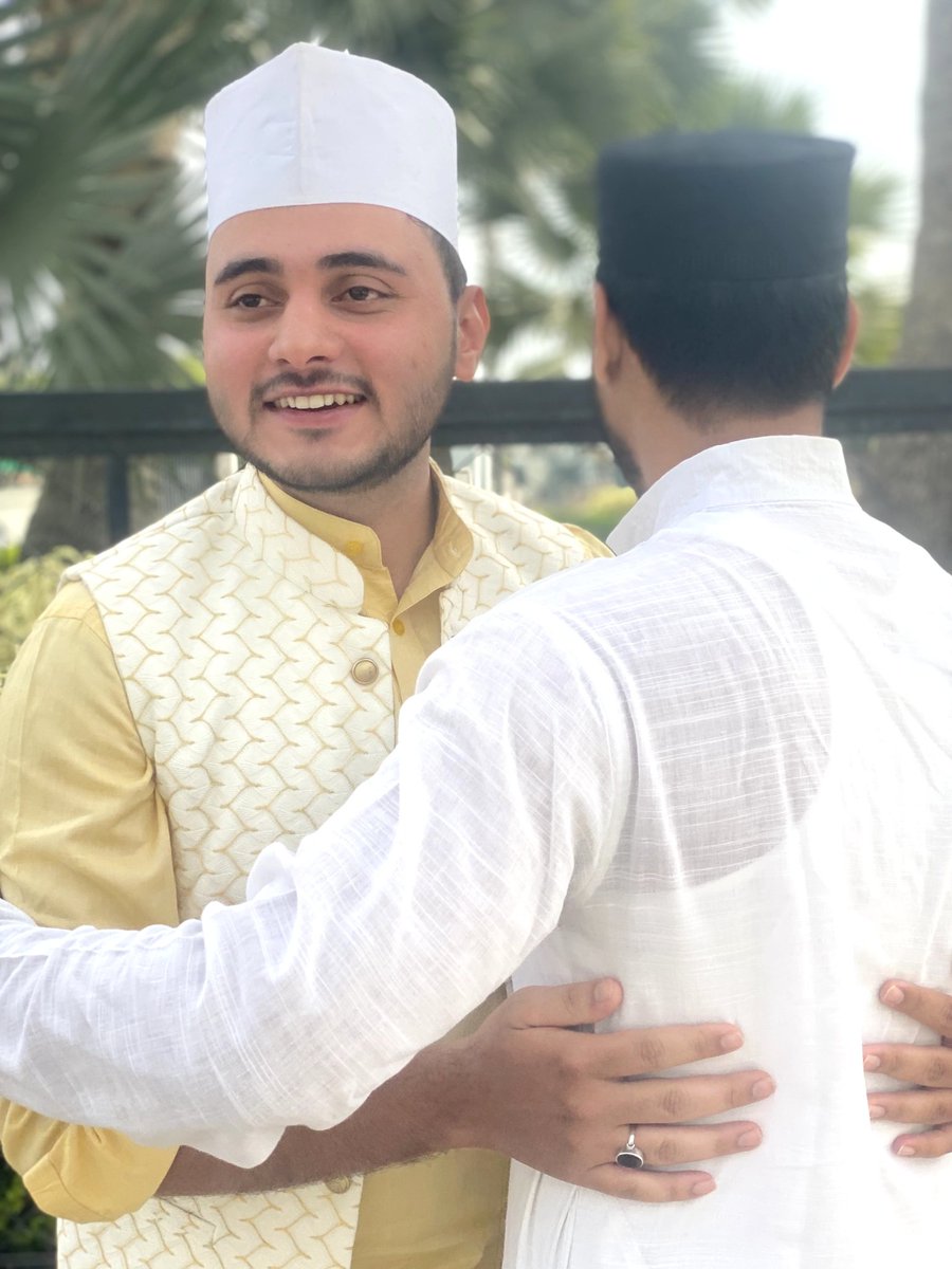 Theashfaque7's tweet photo. Eid Mubarak ❤️
#ashfaqueahmed #theashfaque7
#Eid2023 #eidcollection #friendship #indore https://t.co/F1dsCDSMU9
