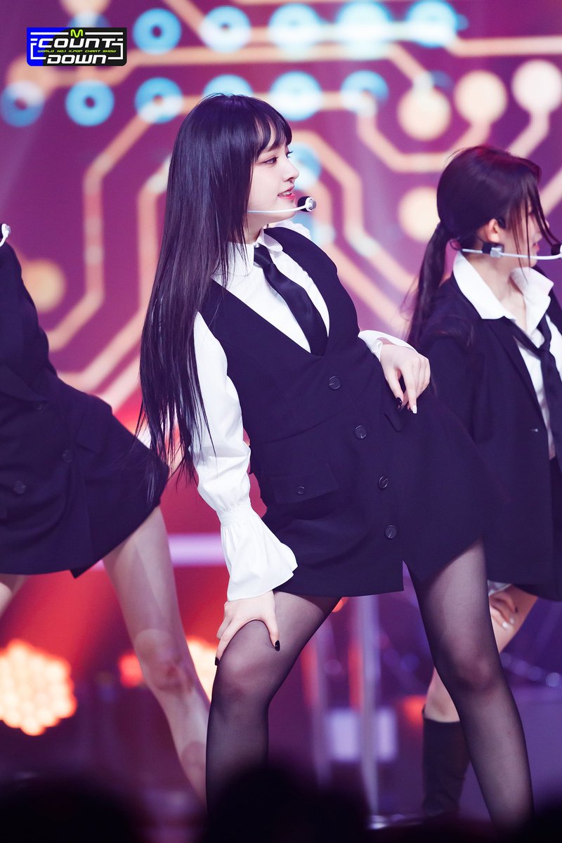 LIZCENTRE's tweet photo. 📷 [PHOTO] — LIZ’s ‘I AM’ Behind Photos on Mcountdown

🔗 https://t.co/CuTlXevOio 

#리즈 #LIZ #아이브 #IVE https://t.co/Mh704qfscH