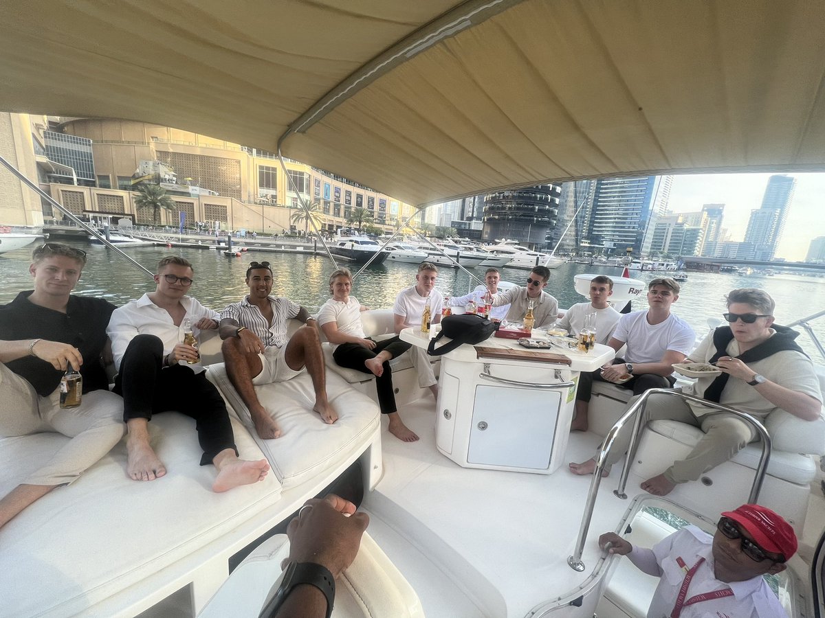 pascaljacobsenn's tweet image. Yesterday I was out sailing on a yacht with 10 entrepreneurs, solely for networking and masterminding. Younger and older.

🌀One thing I was reminded of again is how ESSENTIAL the foundation of a successful person himself is, before the reflection of his business.

🧠 One thing…