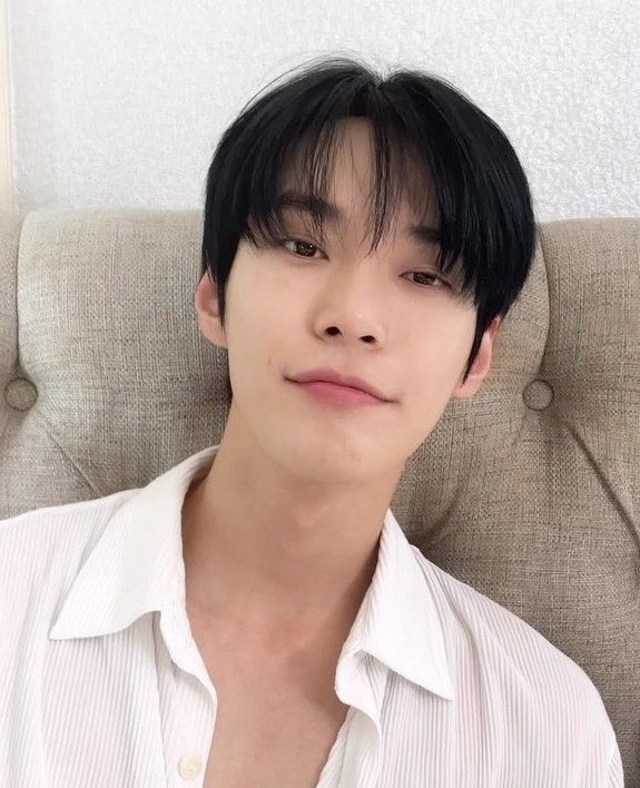DOYOUNG THAILAND DJJ Purfume on Twitter "💌 230423 — (02.51 PM) Lysn