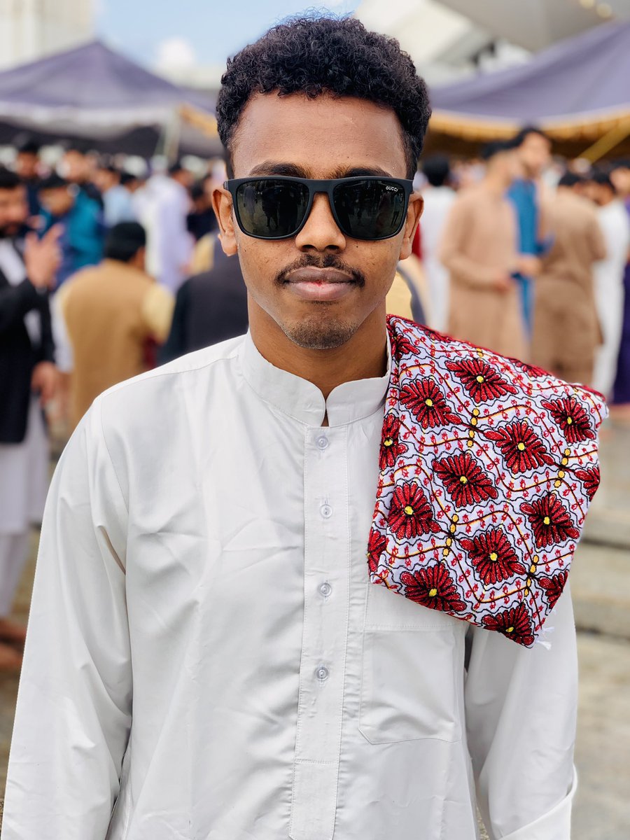 GuleeedM's tweet photo. Eid mubarak 
#somali https://t.co/O28proZ4Cq